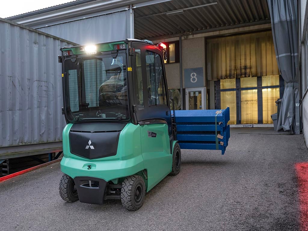 Electric forklift truck