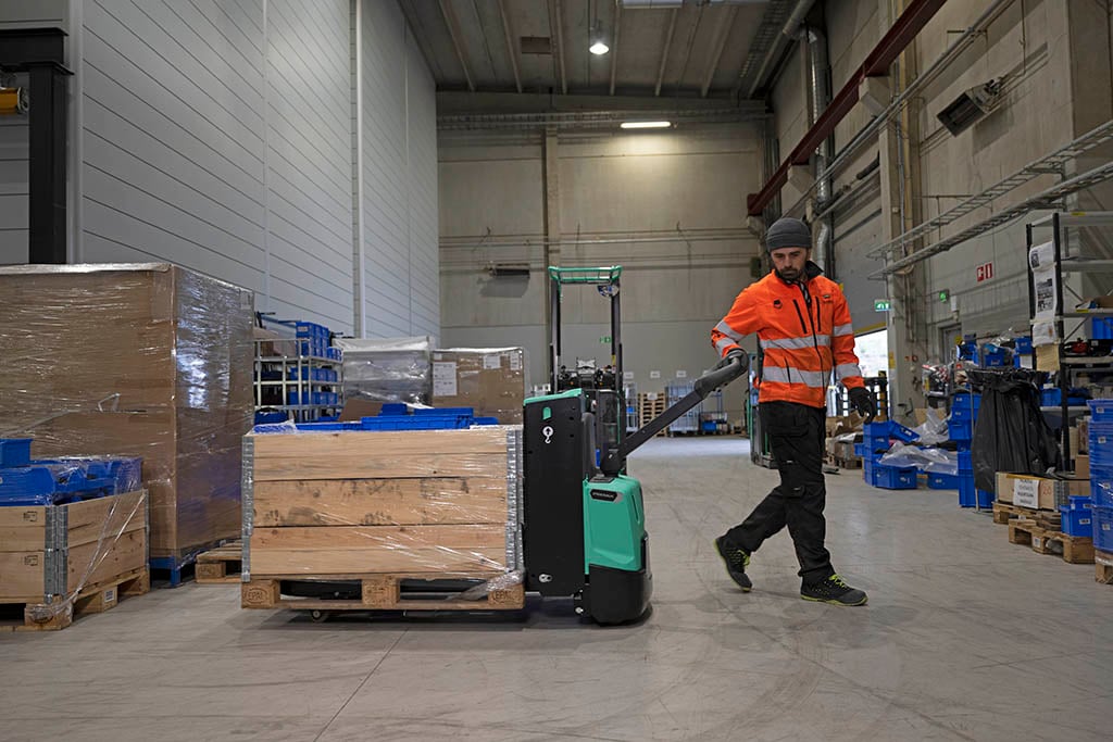 PREMIA ES Pedestrian Powered Pallet Truck