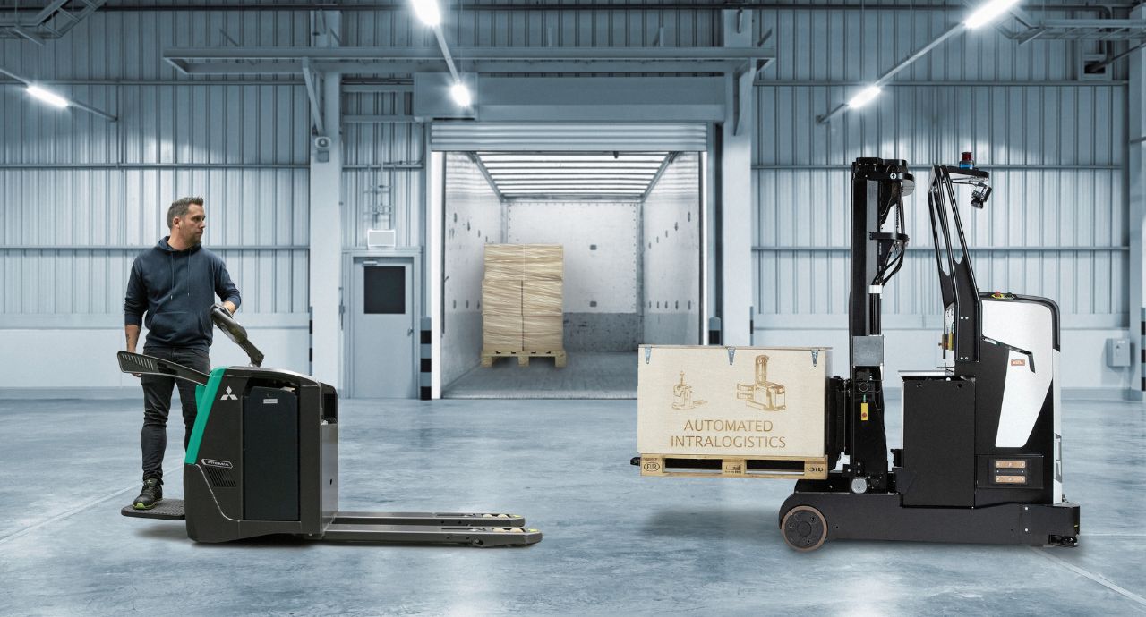 Manual & automated warehouse fleet operations